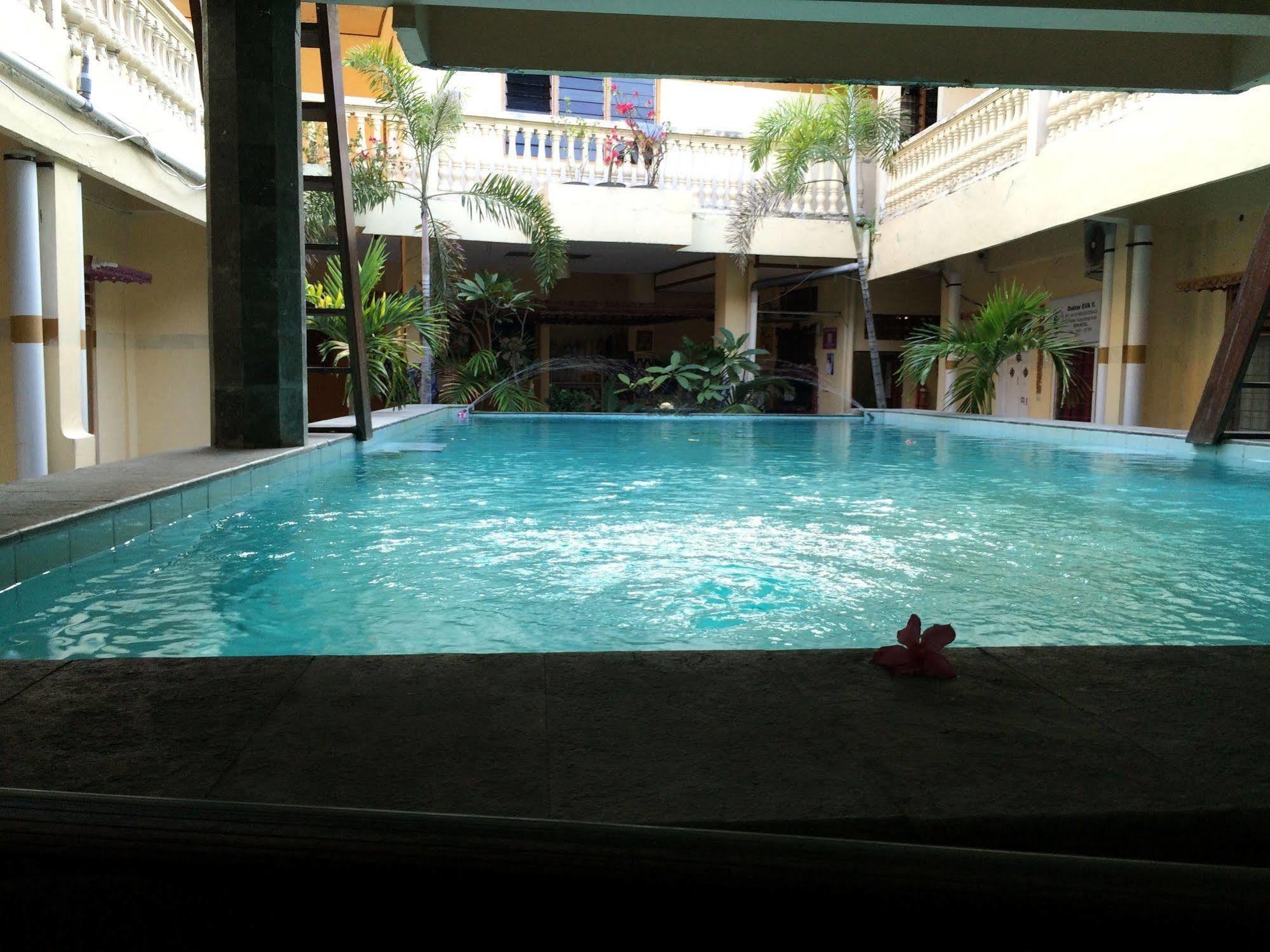 Rita Za Hotel Kuta Lombok Eksteriør billede